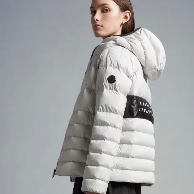 Moncler 袖標後背字母logo羽絨外套0碼 98新配件塵袋衣架-0