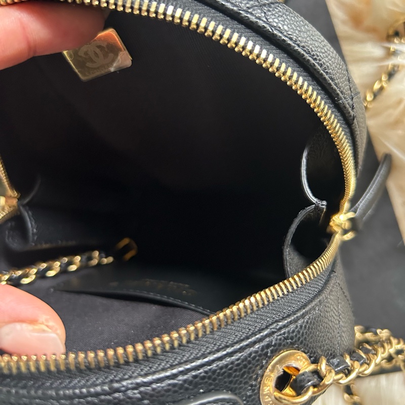 香奈兒圓餅斜背包-2