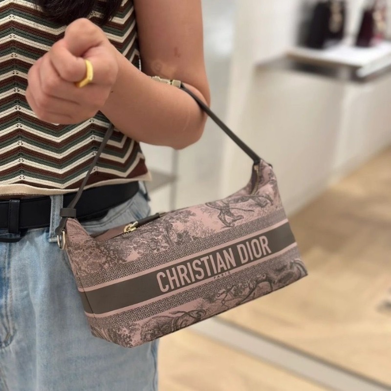 DIOR 粉色動物園系列尼龍飯盒包13*22*10 98新配件塵袋-0