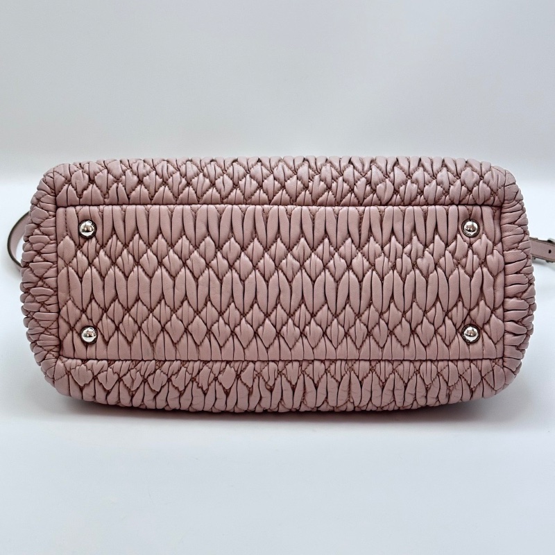 MIUMIU 粉色 寶石鏈條托特手提肩背斜背菜籃子28.5*21*14 98新配件塵袋保卡-4