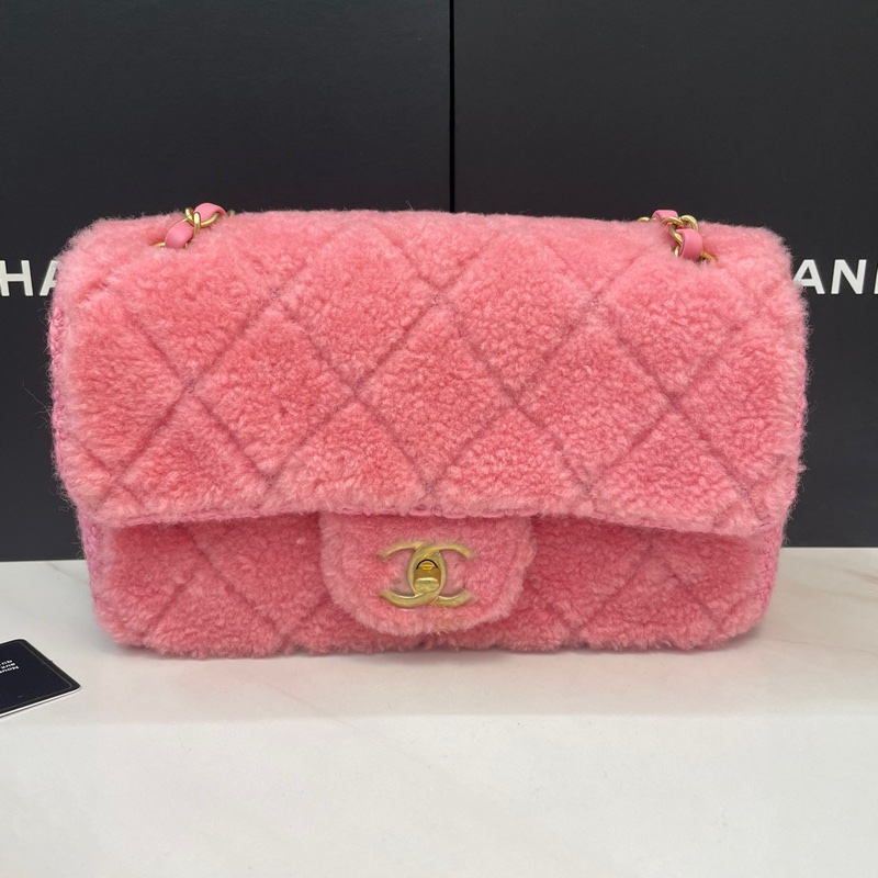 Chanel粉色羊羔毛CF-0