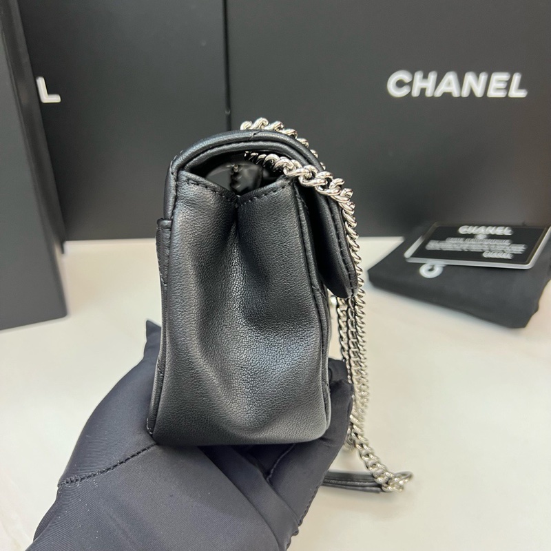 Chanel黑銀外縫V紋方胖-3