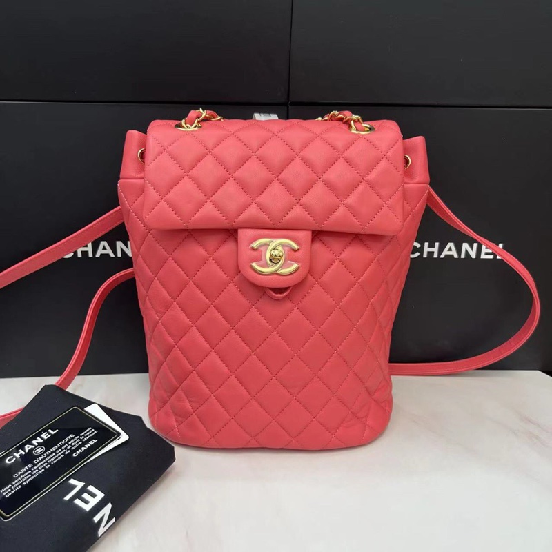 Chanel粉色羊皮雙肩包-0