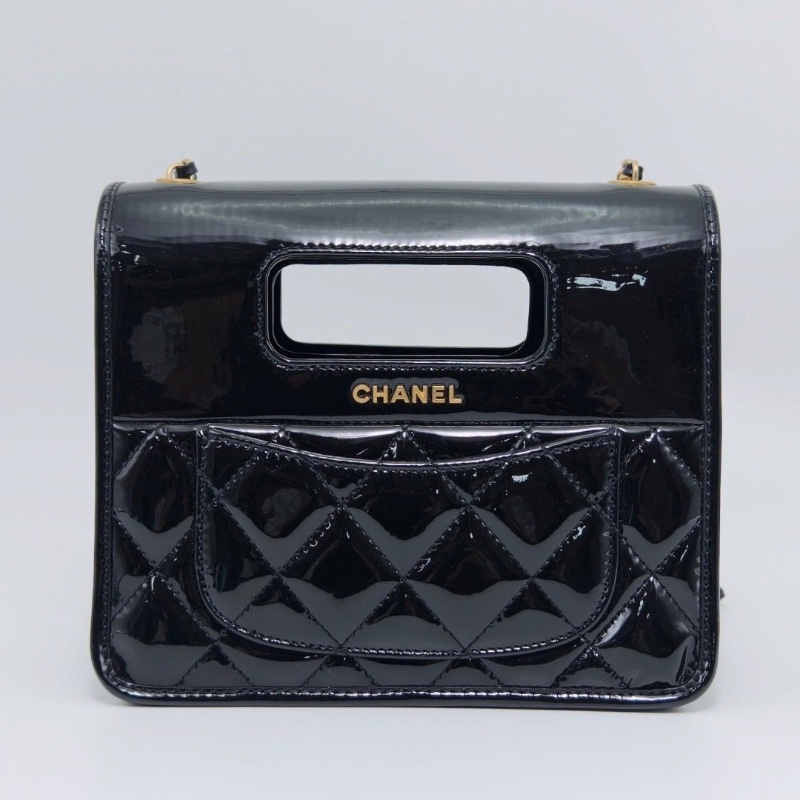 CHANEL黑金漆皮 口袋手提肩背斜背包20*17*8.5 98新配件盒子塵袋-2