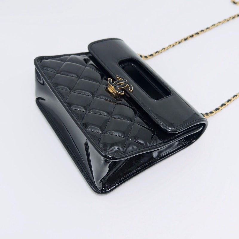 CHANEL黑金漆皮 口袋手提肩背斜背包20*17*8.5 98新配件盒子塵袋-5