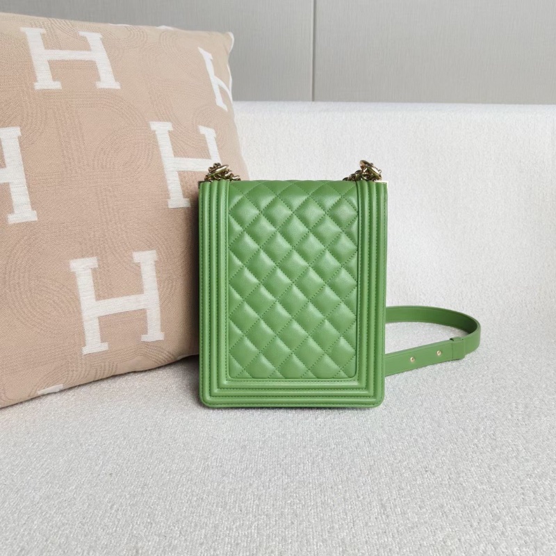 Chanel 竪版Leboy相機包綠色羊皮金扣20*16*5  99新配件塵袋保卡-7