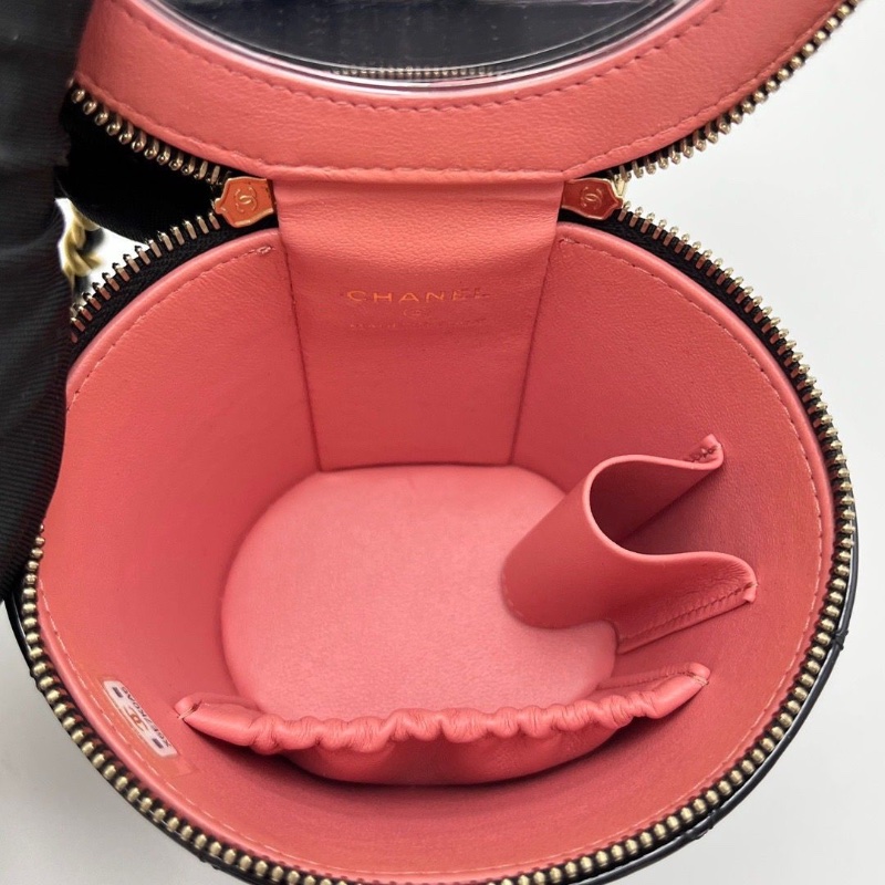 CHANEL 黑金菱格紋 漆皮手提肩背斜背包10*11*8cm 99新配件塵袋-6