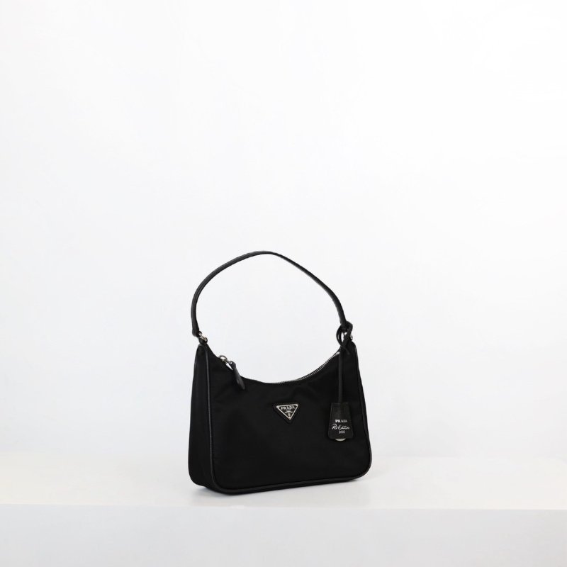 Prada 2005 經典黑色款-1