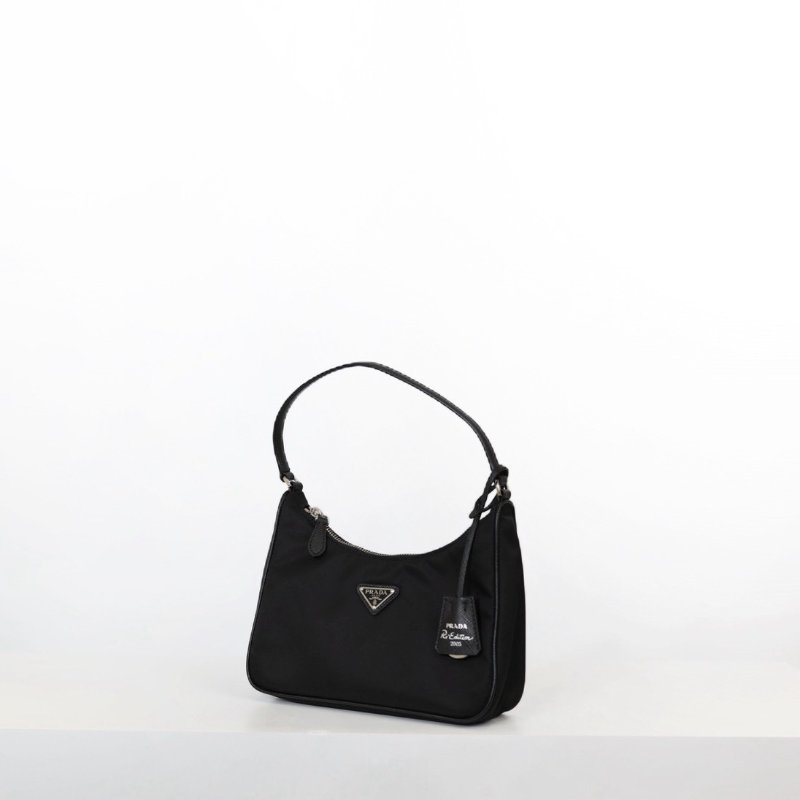 Prada 2005 經典黑色款-2