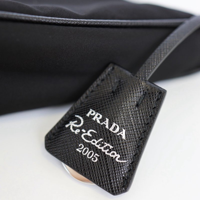 Prada 2005 經典黑色款-5