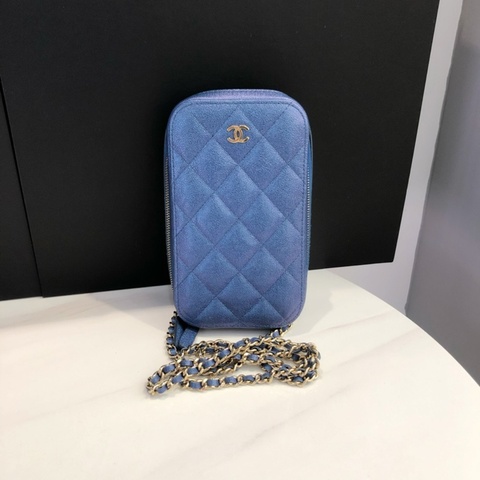 Chanel藍色珠光手機包