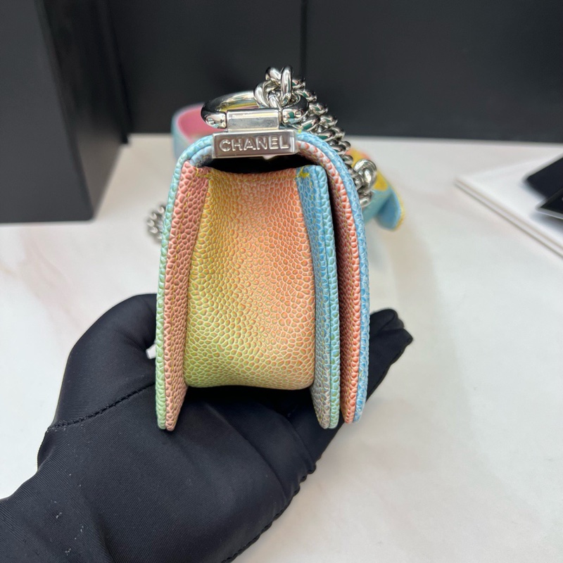 Chanel彩虹leboy-3