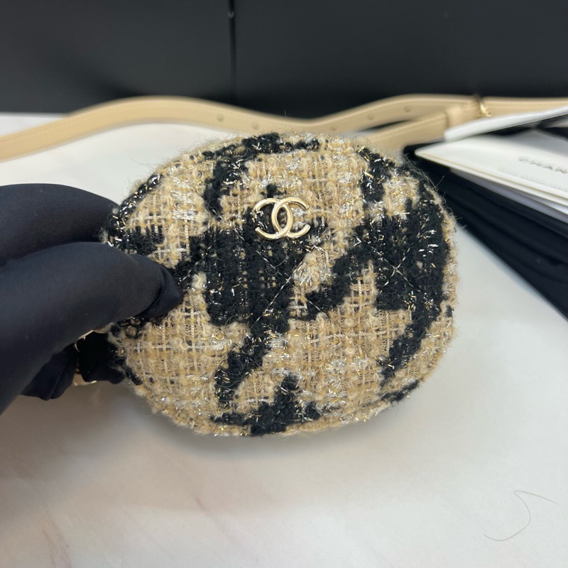 Chanel奶茶色千鳥格腰包-5