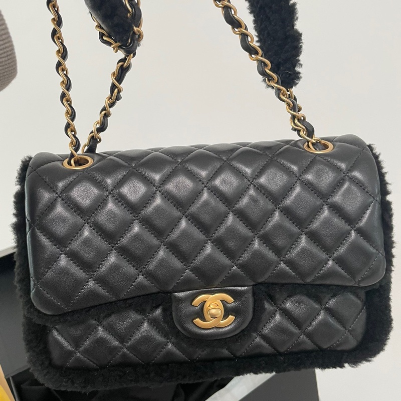 Chanel黑金羊羔毛拼皮CF-4