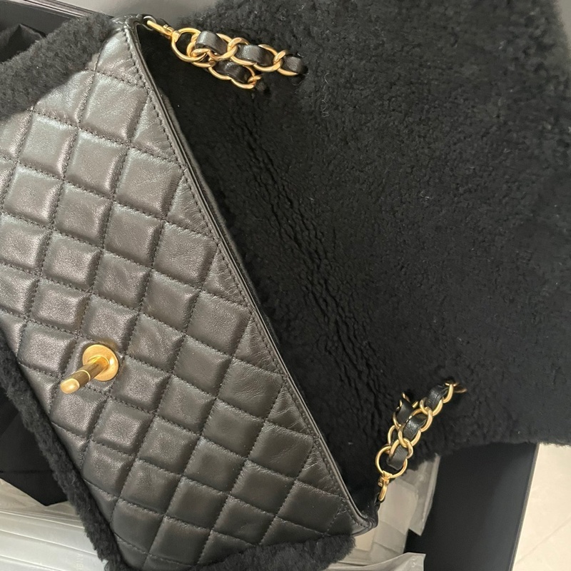 Chanel黑金羊羔毛拼皮CF-5