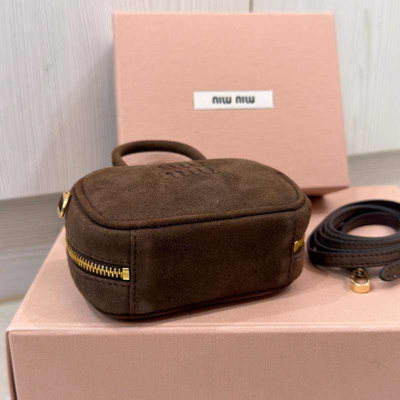 🉑斜背🉑當包掛 #全新全配🈶台灣購證 #專櫃原價5️⃣萬 Miumiu麂皮棕色保齡球包-11