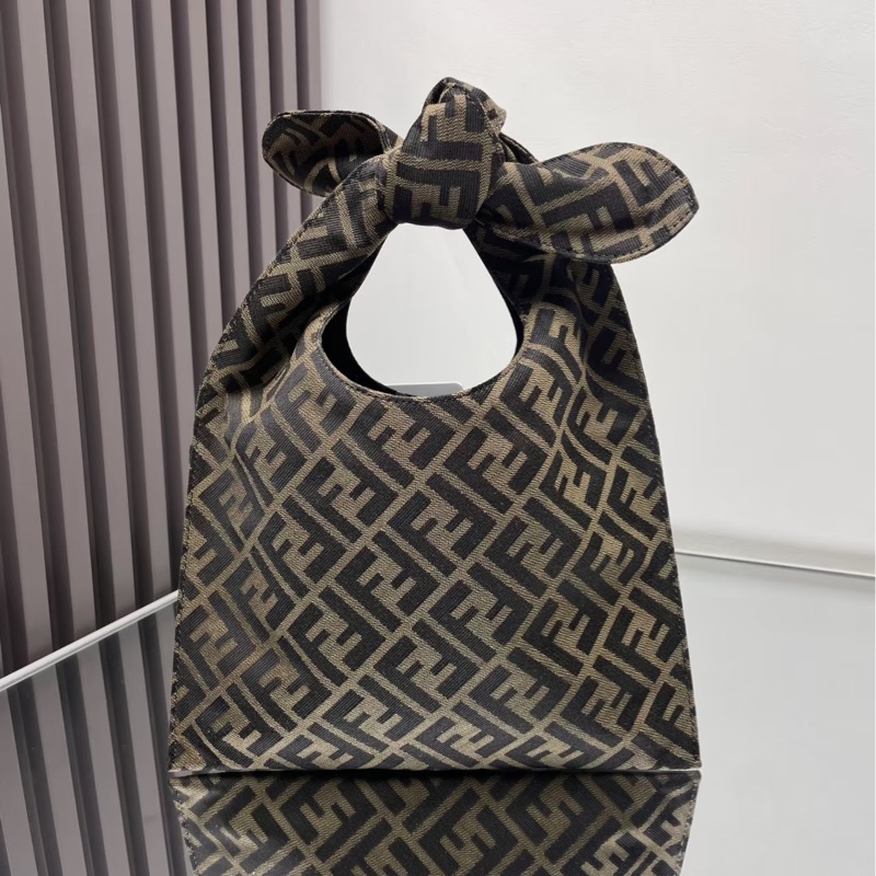 #全新全配🈶購證 #秀款（男女同款） Fendi經典老花菜籃子手提包-0