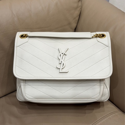 Ysl Niki白金中號 新款 #近新閒置 #專櫃原價🔟多萬 #全網最低💰 #賠出割愛