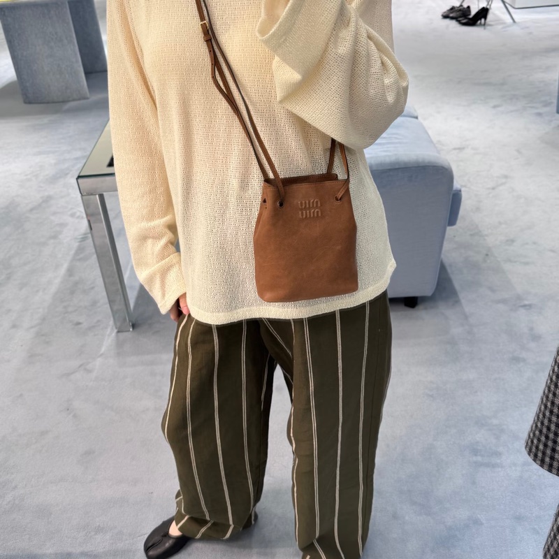 #大全配🈶台灣購證 #全新🉑送禮 Miumiu焦糖棕水桶斜挎包-2
