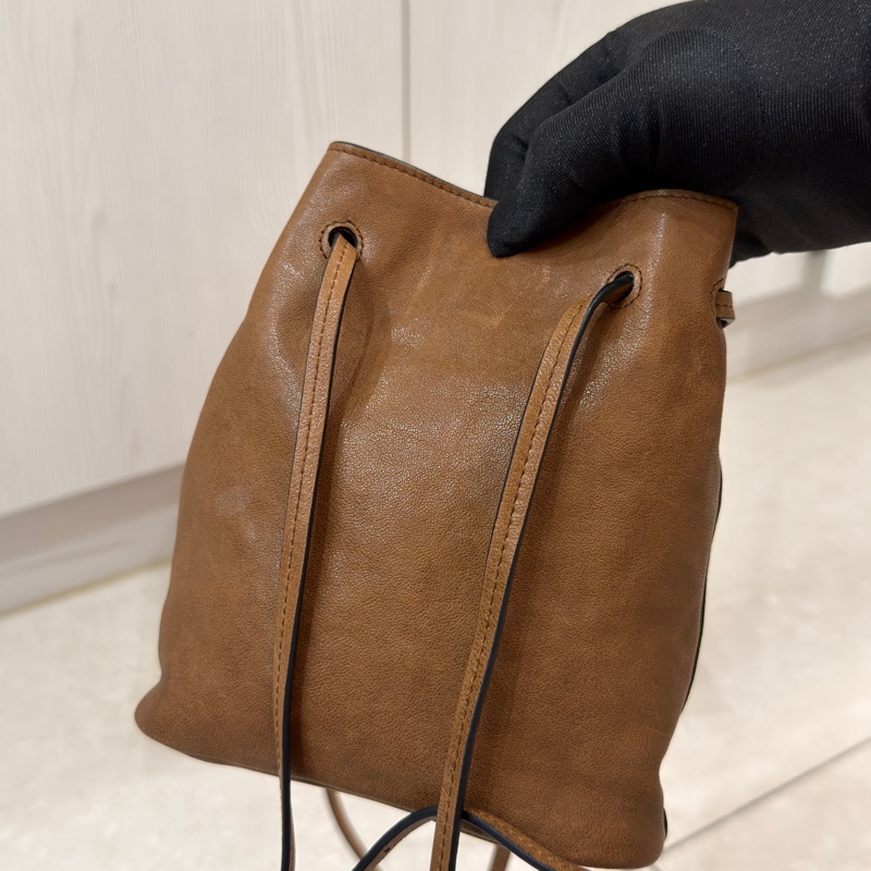 #大全配🈶台灣購證 #全新🉑送禮 Miumiu焦糖棕水桶斜挎包-17