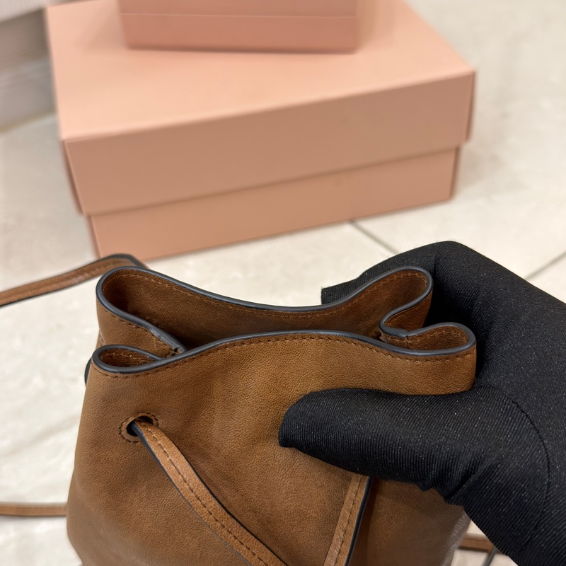 #大全配🈶台灣購證 #全新🉑送禮 Miumiu焦糖棕水桶斜挎包-19