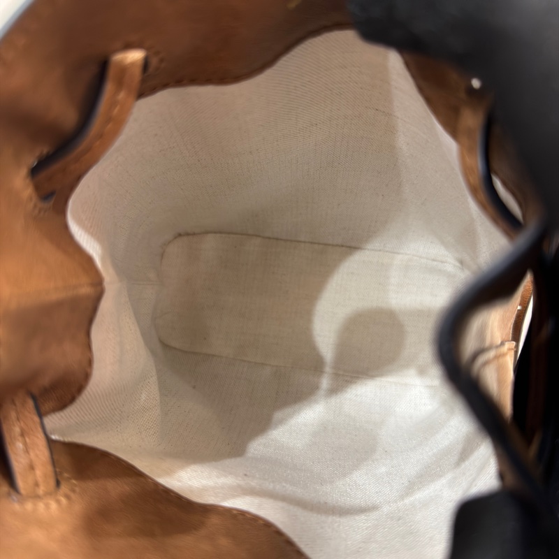 #大全配🈶台灣購證 #全新🉑送禮 Miumiu焦糖棕水桶斜挎包-21