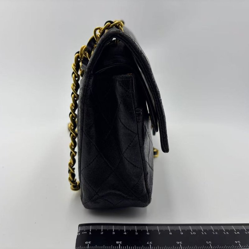香奈兒 Classic Flap (CF) 系列黑金中號斜挎包-1