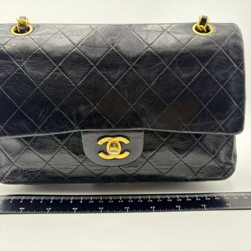 香奈兒 Classic Flap (CF) 系列黑金中號斜挎包-9