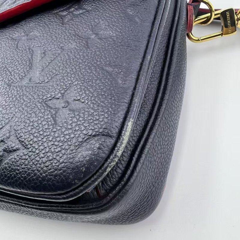 路易威登 Pochette Metis 全皮壓紋郵差包-21