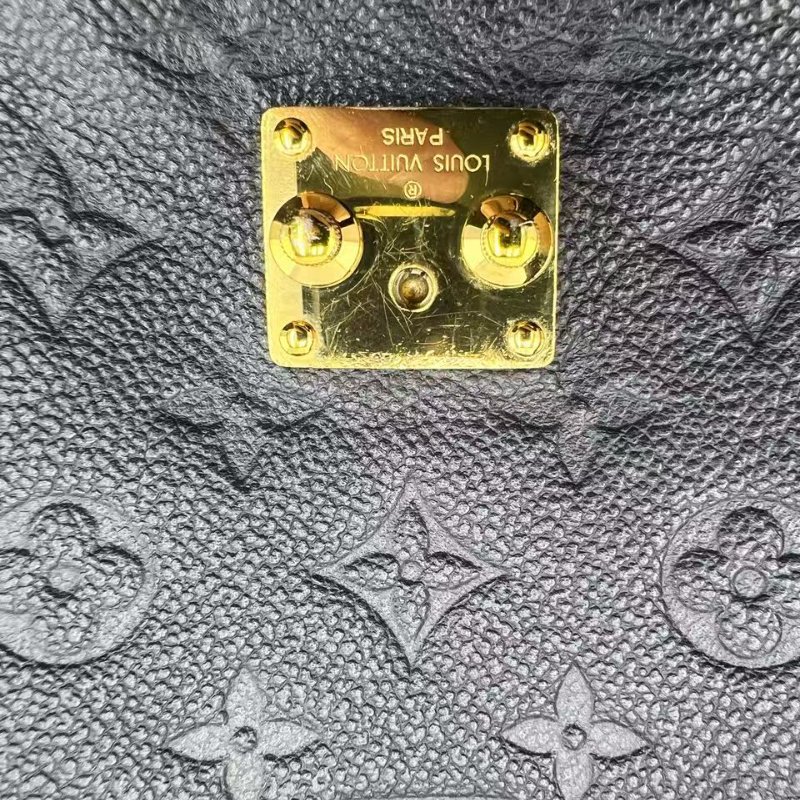 路易威登 Pochette Metis 全皮壓紋郵差包-26