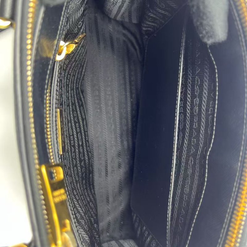 普拉達 Galleria 系列中號 Saffiano 皮革殺手包-17