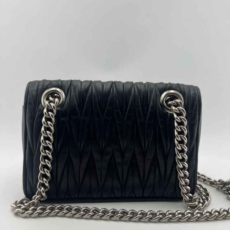 繆繆 Matelassé 系列褶皺皮革鍊條包-8