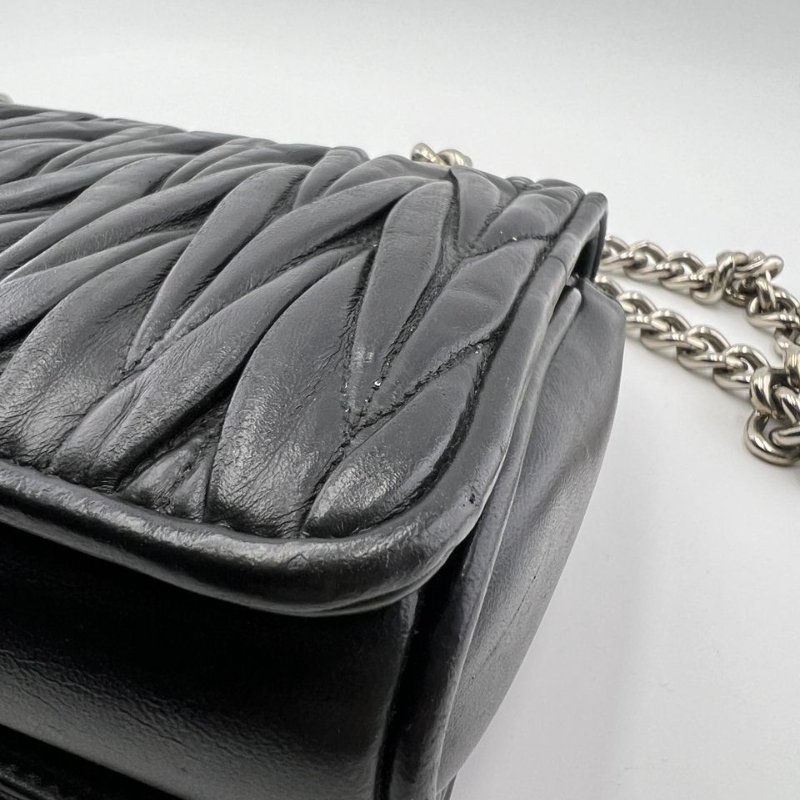 繆繆 Matelassé 系列褶皺皮革鍊條包-18