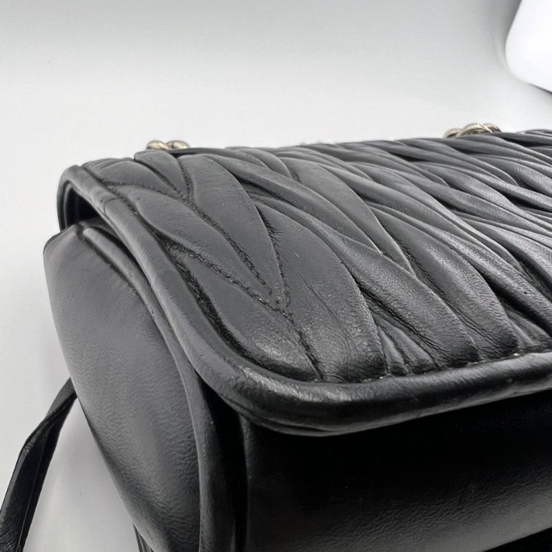 繆繆 Matelassé 系列褶皺皮革鍊條包-19