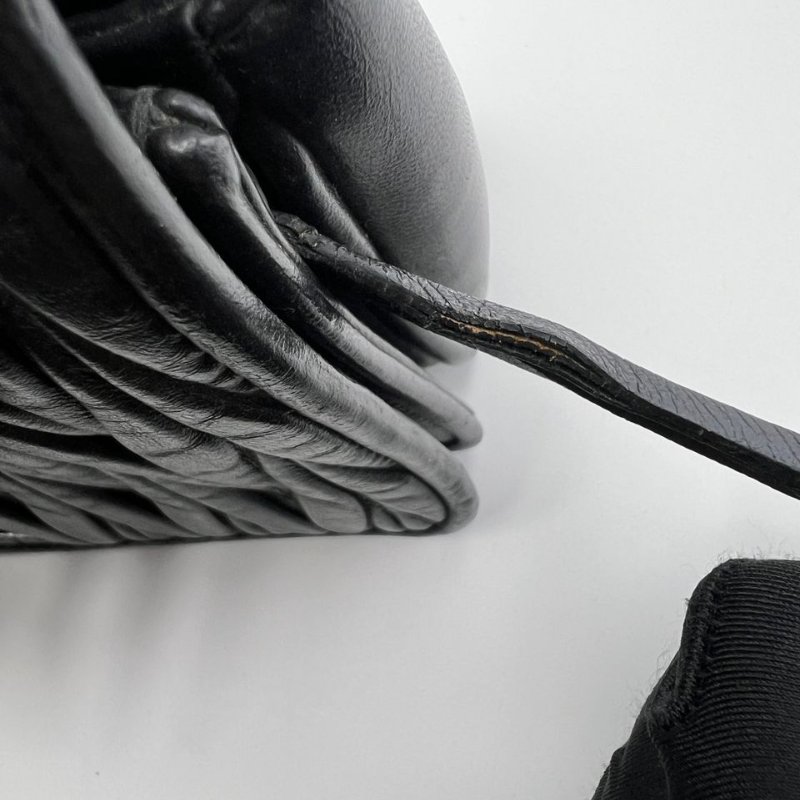 繆繆 Matelassé 系列褶皺皮革鍊條包-22