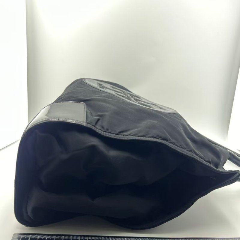 Tory Burch Ella 系列黑色尼龍托特包-1