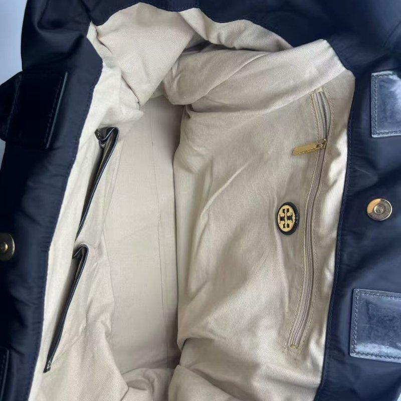 Tory Burch Ella 系列黑色尼龍托特包-15