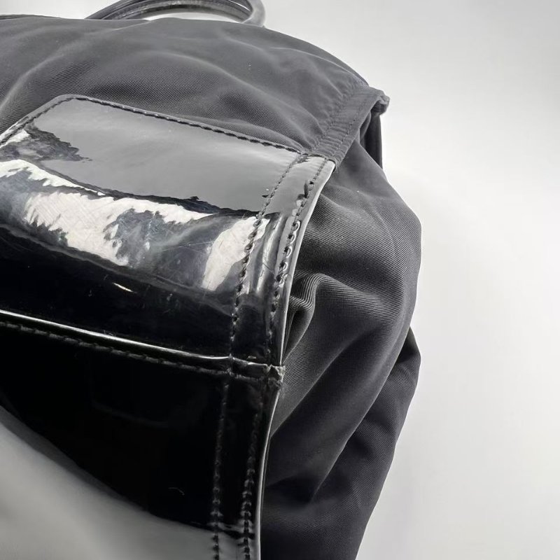 Tory Burch Ella 系列黑色尼龍托特包-19