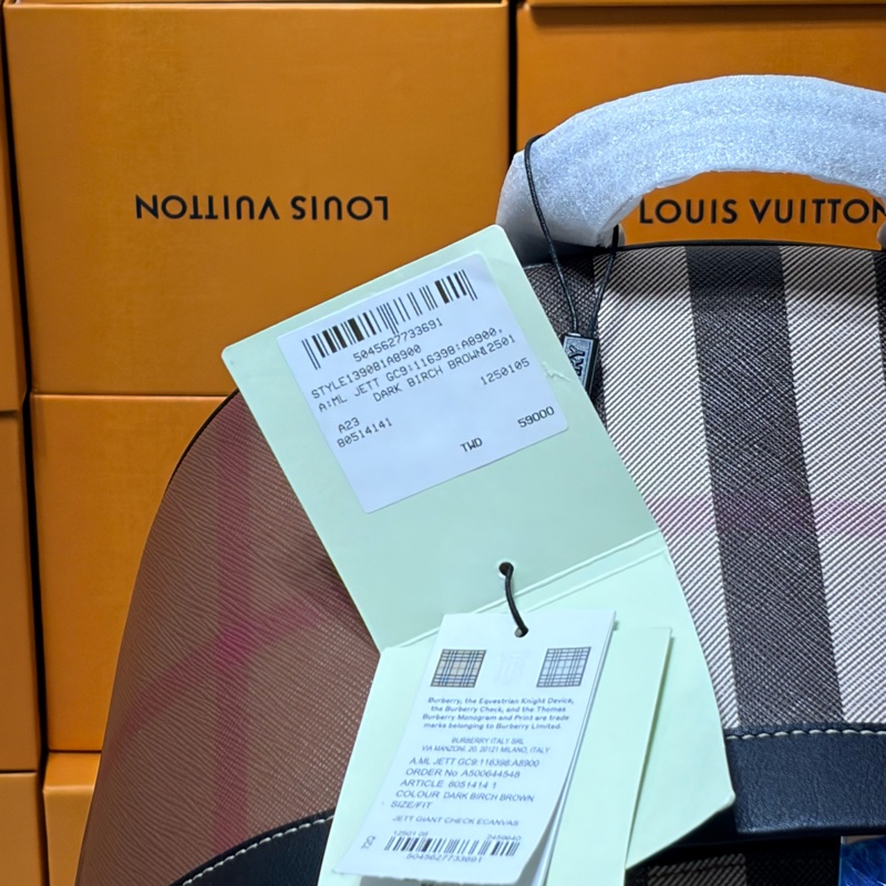 🎁全新未使用 ‼️全台最甜 Burberry 巴寶莉 經典格紋後背包/雙肩包(原價59000)-1