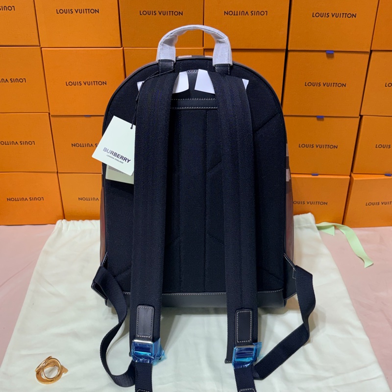 🎁全新未使用 ‼️全台最甜 Burberry 巴寶莉 經典格紋後背包/雙肩包(原價59000)-3