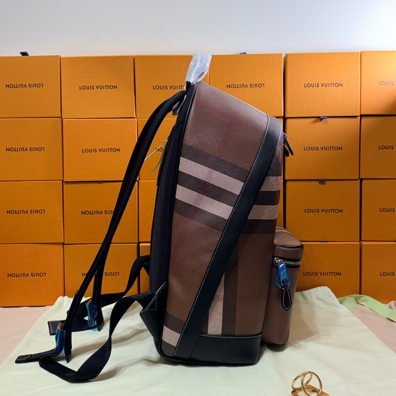 🎁全新未使用 ‼️全台最甜 Burberry 巴寶莉 經典格紋後背包/雙肩包(原價59000)-6