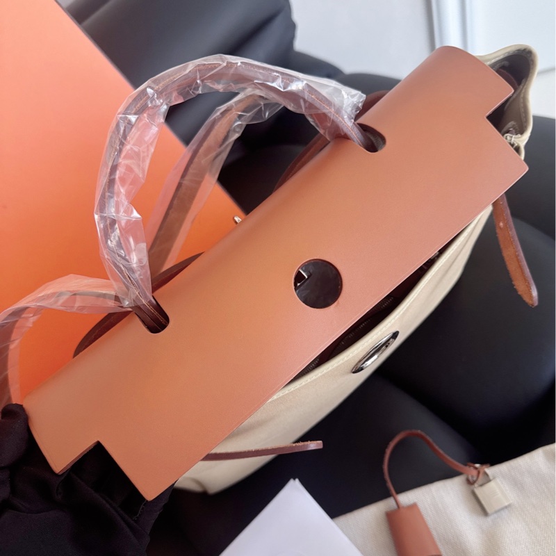 【近新閒置品】W刻 愛馬仕 Hermes 風衣灰拼金棕 Herbag31銀扣 五金帶膜-3