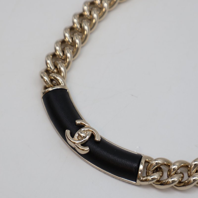 CHANEL 25A雙C皮革粗頸鍊-2