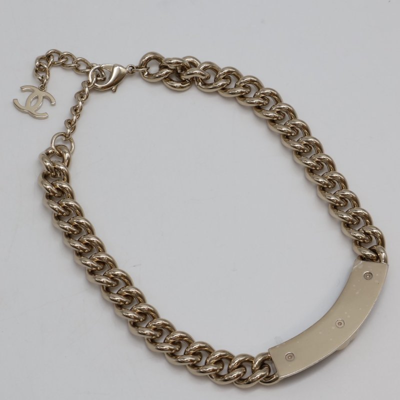 CHANEL 25A雙C皮革粗頸鍊-3