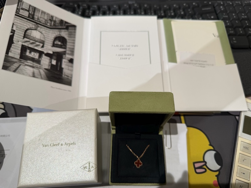Van Cleef & Arpels Sweet Alhambra 小號紅花-3