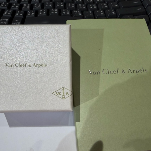 Van Cleef & Arpels Sweet Alhambra 小號紅花-4