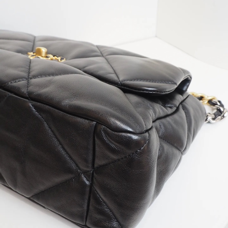 CHANEL 黑金 19 bag中號-4