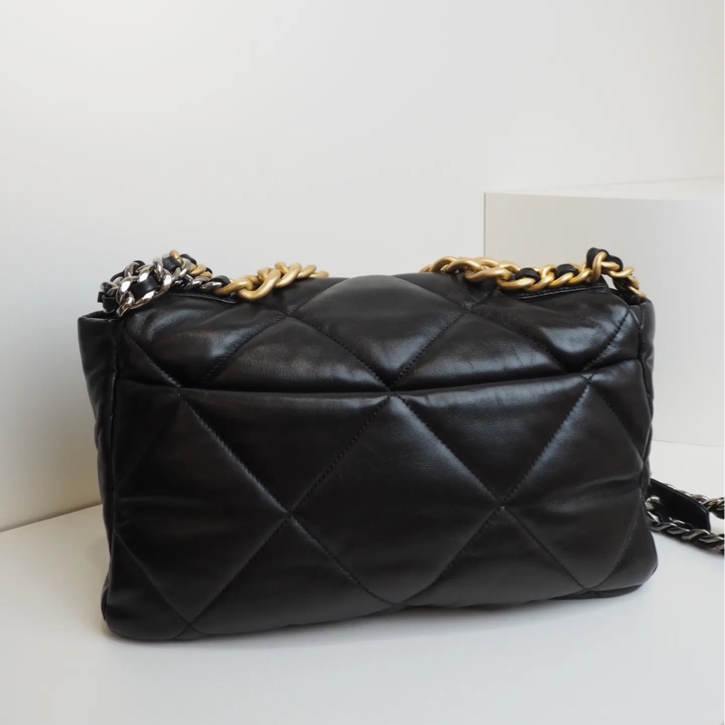 CHANEL 黑金 19 bag中號-10