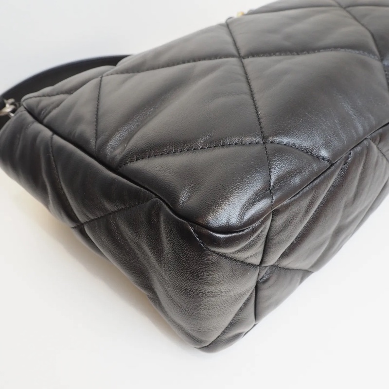 CHANEL 黑金 19 bag中號-15