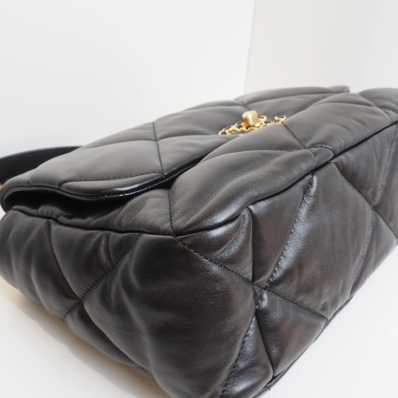 CHANEL 黑金 19 bag中號-17